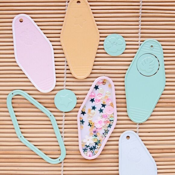 RARE Mintopia Hotel Room Key Shaker Metal Cutting Die Aloha Troquel Llavero - Picture 2 of 3